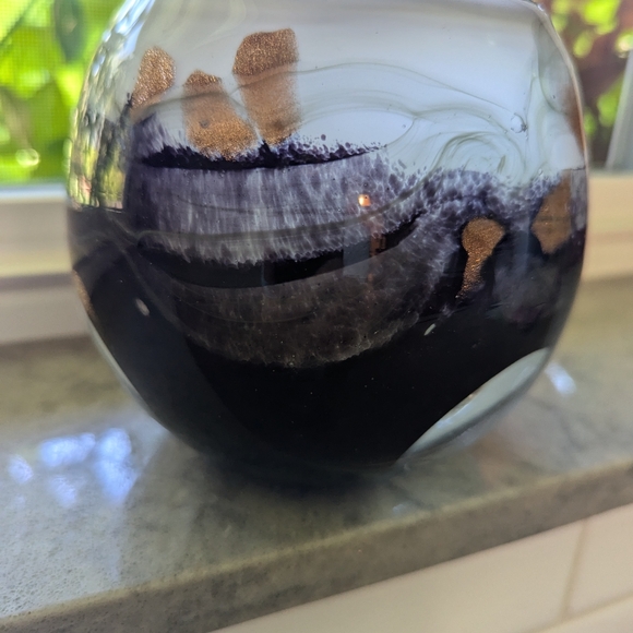 Blown art glass round vase with glitter - Picture 3 of 11